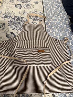 Striped Cotton Apron with Front Pocket - Black & Cream